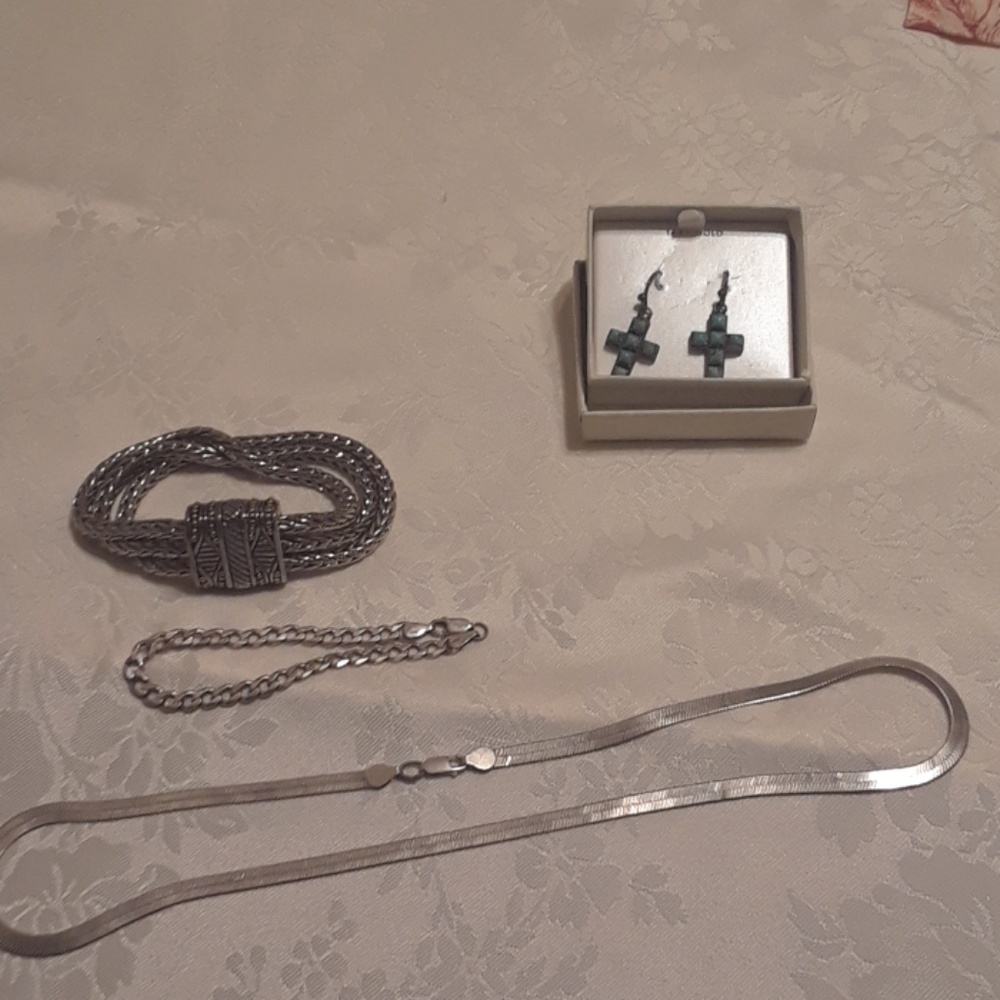 2 silver bracelets silver necklace,silver&turquois